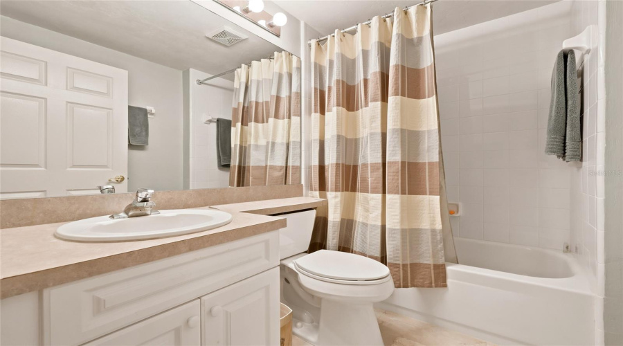Gainesville, Florida 32606, 2 Bedroom Bedrooms, ,2 Bathroombathrooms,Residential,For Sale,105Th,0,Mfrgc542300