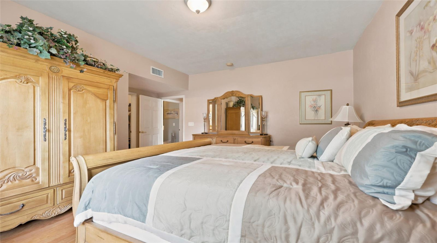 Gainesville, Florida 32606, 2 Bedroom Bedrooms, ,2 Bathroombathrooms,Residential,For Sale,105Th,0,Mfrgc542300