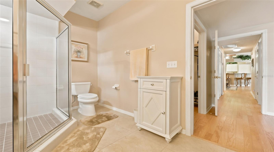 Gainesville, Florida 32606, 2 Bedroom Bedrooms, ,2 Bathroombathrooms,Residential,For Sale,105Th,0,Mfrgc542300
