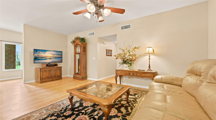 Gainesville, Florida 32606, 2 Bedroom Bedrooms, ,2 Bathroombathrooms,Residential,For Sale,105Th,0,Mfrgc542300