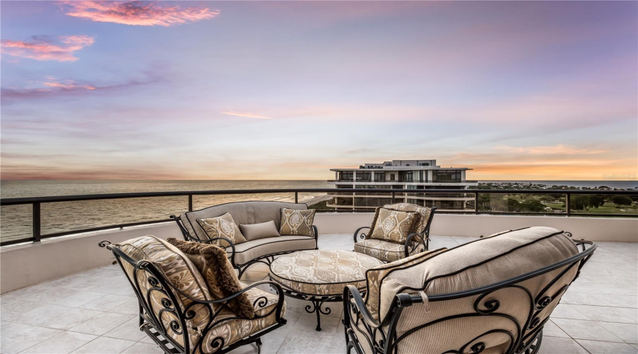 Longboat Key, Florida 34228, 4 Bedroom Bedrooms, ,3 Bathroombathrooms,Residential,For Sale,L Ambiance,0,Mfra4697487