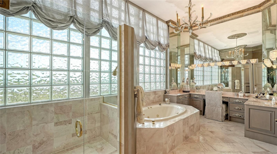 Longboat Key, Florida 34228, 4 Bedroom Bedrooms, ,3 Bathroombathrooms,Residential,For Sale,L Ambiance,0,Mfra4697487