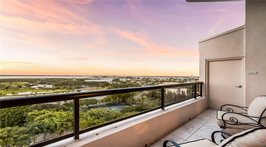 Longboat Key, Florida 34228, 4 Bedroom Bedrooms, ,3 Bathroombathrooms,Residential,For Sale,L Ambiance,0,Mfra4697487
