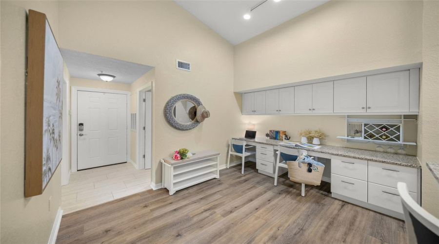 Sarasota, Florida 34238, 2 Bedroom Bedrooms, ,2 Bathroombathrooms,Residential,For Sale,Central Sarasota,0,Mfra4702464