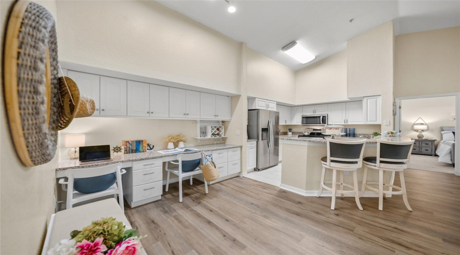 Sarasota, Florida 34238, 2 Bedroom Bedrooms, ,2 Bathroombathrooms,Residential,For Sale,Central Sarasota,0,Mfra4702464