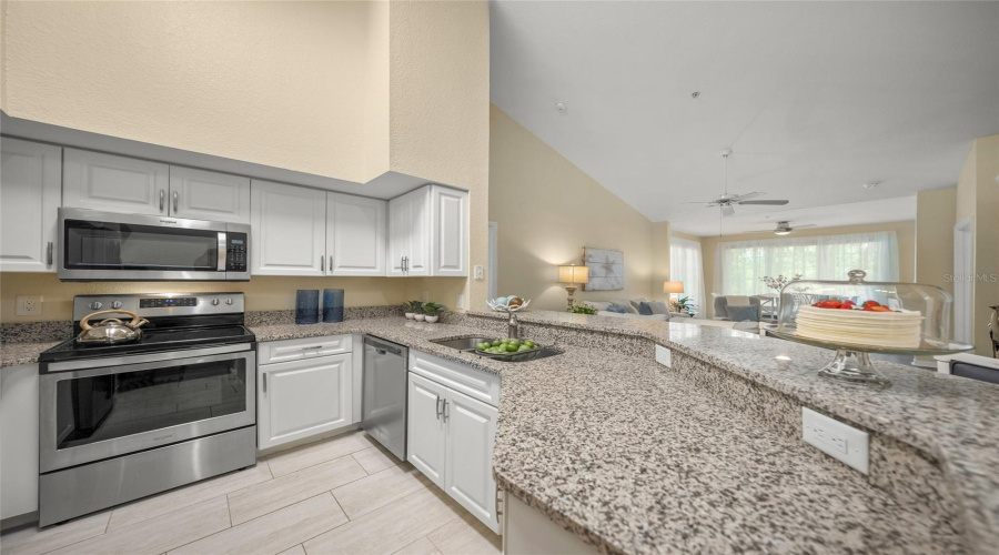 Sarasota, Florida 34238, 2 Bedroom Bedrooms, ,2 Bathroombathrooms,Residential,For Sale,Central Sarasota,0,Mfra4702464