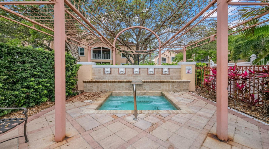Sarasota, Florida 34238, 2 Bedroom Bedrooms, ,2 Bathroombathrooms,Residential,For Sale,Central Sarasota,0,Mfra4702464