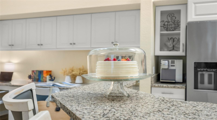 Sarasota, Florida 34238, 2 Bedroom Bedrooms, ,2 Bathroombathrooms,Residential,For Sale,Central Sarasota,0,Mfra4702464
