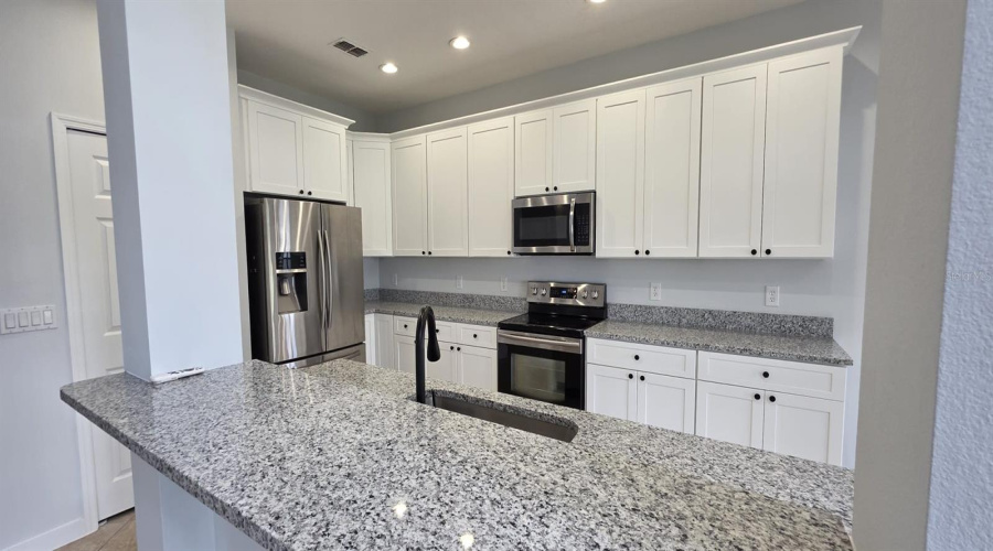 Orlando, Florida 32828, 4 Bedroom Bedrooms, ,2 Bathroombathrooms,Residential,For Sale,Phoenix,0,Mfrs5156192