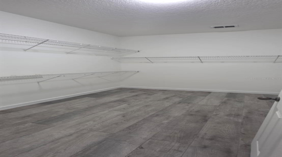 Orlando, Florida 32828, 4 Bedroom Bedrooms, ,2 Bathroombathrooms,Residential,For Sale,Phoenix,0,Mfrs5156192