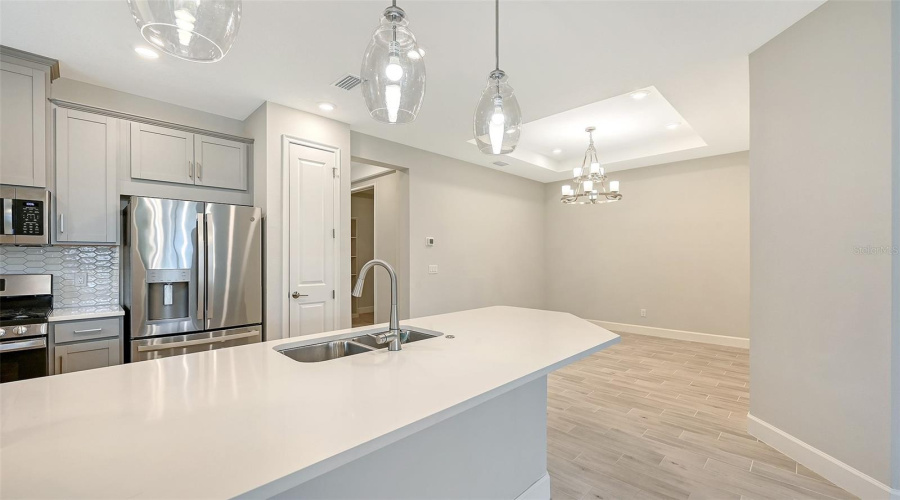 Bradenton, Florida 34203, 2 Bedroom Bedrooms, ,2 Bathroombathrooms,Residential,For Sale,Mesa,0,Mfra4702373