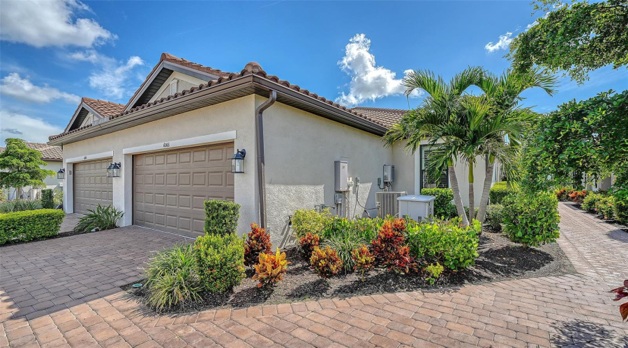 Bradenton, Florida 34203, 2 Bedroom Bedrooms, ,2 Bathroombathrooms,Residential,For Sale,Mesa,0,Mfra4702373