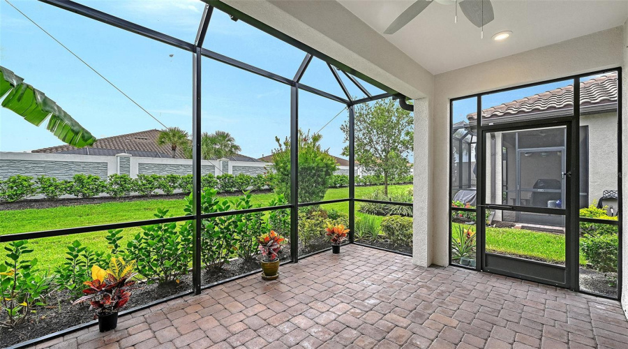 Bradenton, Florida 34203, 2 Bedroom Bedrooms, ,2 Bathroombathrooms,Residential,For Sale,Mesa,0,Mfra4702373
