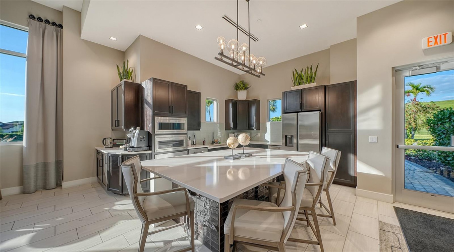 Bradenton, Florida 34203, 2 Bedroom Bedrooms, ,2 Bathroombathrooms,Residential,For Sale,Mesa,0,Mfra4702373