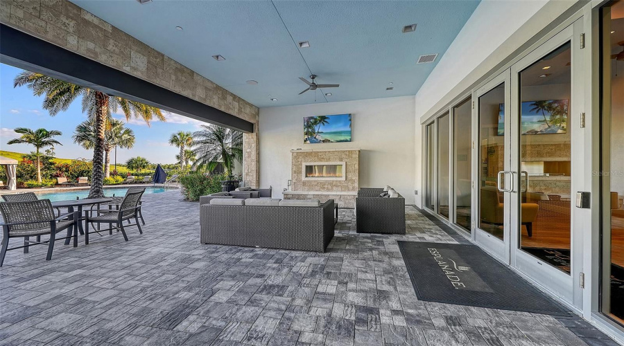 Bradenton, Florida 34203, 2 Bedroom Bedrooms, ,2 Bathroombathrooms,Residential,For Sale,Mesa,0,Mfra4702373