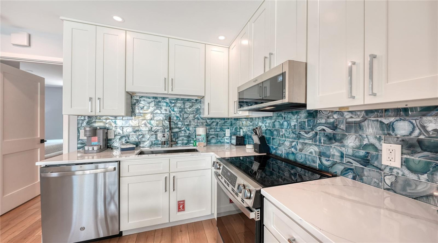 Bradenton Beach, Florida 34217, 1 Bedroom Bedrooms, ,1 Bathroombathrooms,Residential,For Sale,Gulf,0,Mfra4699416