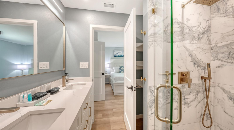 Bradenton Beach, Florida 34217, 1 Bedroom Bedrooms, ,1 Bathroombathrooms,Residential,For Sale,Gulf,0,Mfra4699416
