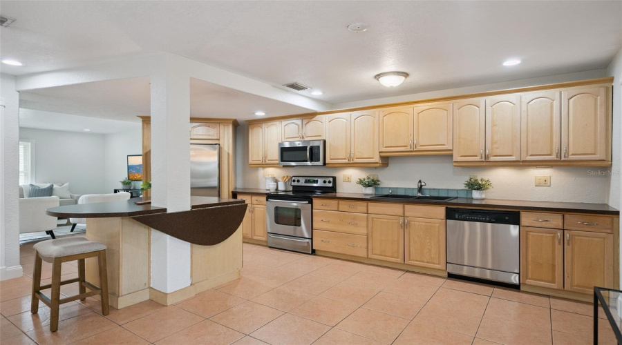 Maitland, Florida 32751, 2 Bedroom Bedrooms, ,3 Bathroombathrooms,Residential,For Sale,Gulfview,0,Mfro6429317