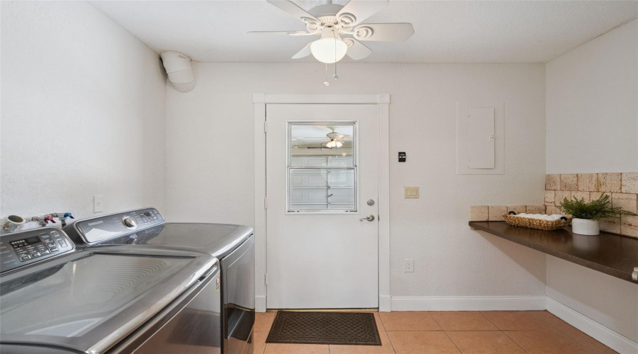 Maitland, Florida 32751, 2 Bedroom Bedrooms, ,3 Bathroombathrooms,Residential,For Sale,Gulfview,0,Mfro6429317