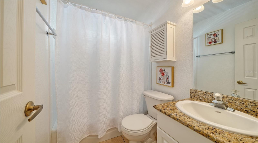 Sarasota, Florida 34239, 2 Bedroom Bedrooms, ,1 Bathroombathrooms,Residential,For Sale,Hillview,0,Mfra4701452