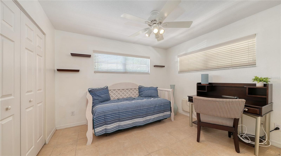 Sarasota, Florida 34239, 2 Bedroom Bedrooms, ,1 Bathroombathrooms,Residential,For Sale,Hillview,0,Mfra4701452
