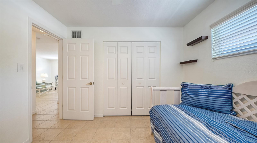 Sarasota, Florida 34239, 2 Bedroom Bedrooms, ,1 Bathroombathrooms,Residential,For Sale,Hillview,0,Mfra4701452