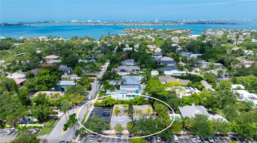Sarasota, Florida 34239, 2 Bedroom Bedrooms, ,1 Bathroombathrooms,Residential,For Sale,Hillview,0,Mfra4701452