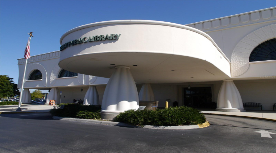 Sarasota, Florida 34239, 2 Bedroom Bedrooms, ,1 Bathroombathrooms,Residential,For Sale,Hillview,0,Mfra4701452