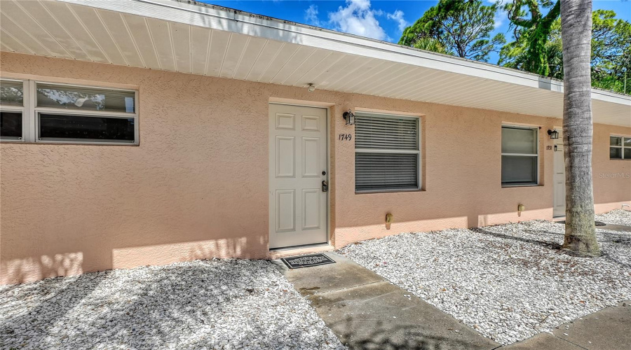 Sarasota, Florida 34239, 2 Bedroom Bedrooms, ,1 Bathroombathrooms,Residential,For Sale,Hillview,0,Mfra4701452