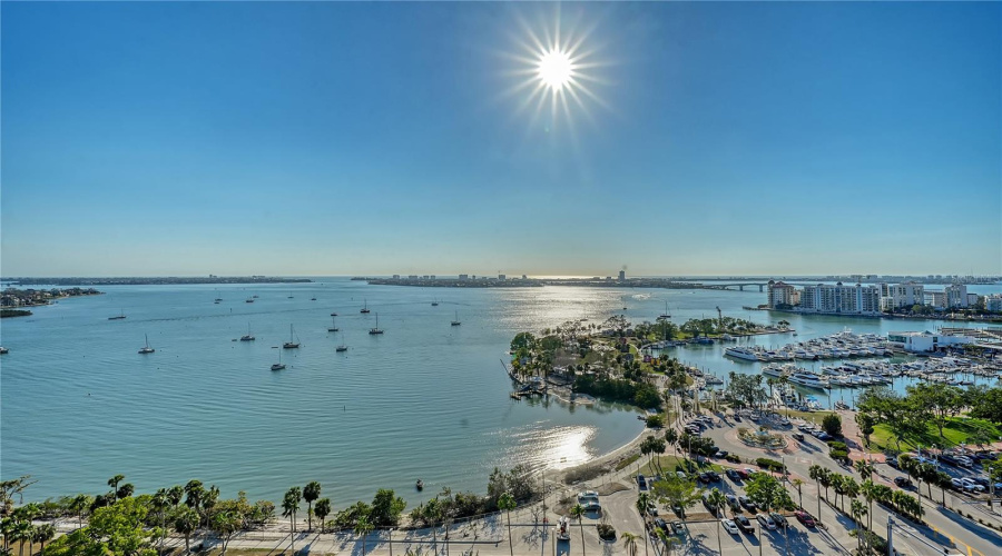 Sarasota, Florida 34239, 2 Bedroom Bedrooms, ,1 Bathroombathrooms,Residential,For Sale,Hillview,0,Mfra4701452