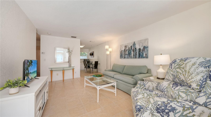 Sarasota, Florida 34239, 2 Bedroom Bedrooms, ,1 Bathroombathrooms,Residential,For Sale,Hillview,0,Mfra4701452