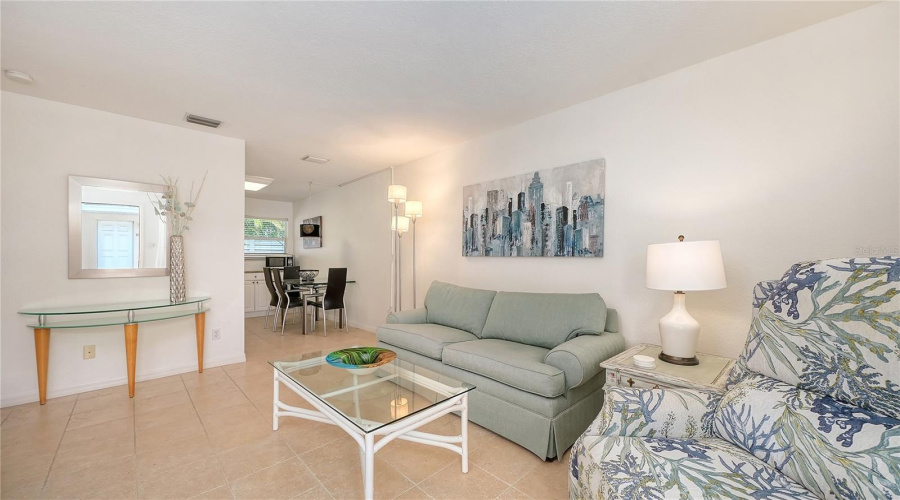 Sarasota, Florida 34239, 2 Bedroom Bedrooms, ,1 Bathroombathrooms,Residential,For Sale,Hillview,0,Mfra4701452