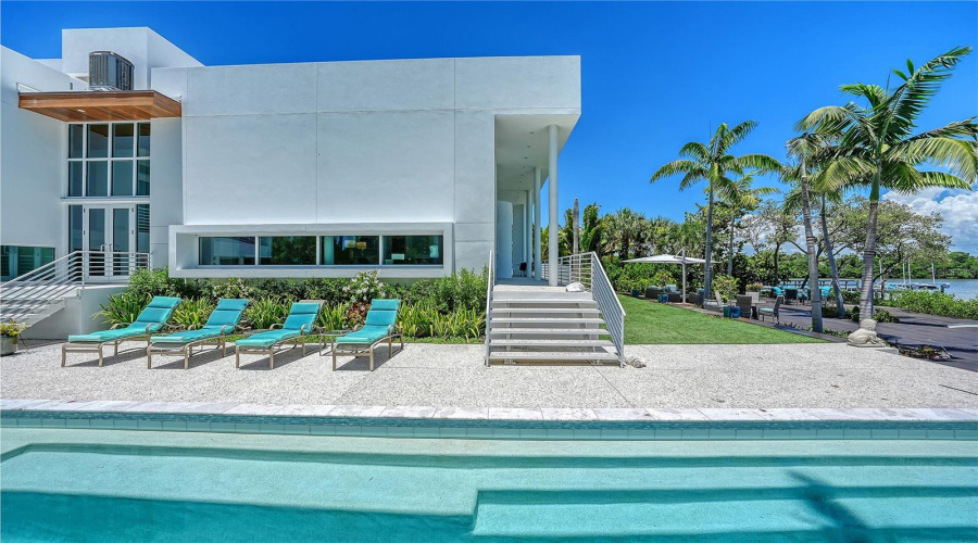 Sarasota, Florida 34236, 4 Bedroom Bedrooms, ,5 Bathroombathrooms,Residential,For Sale,Morningside,0,Mfra4698159