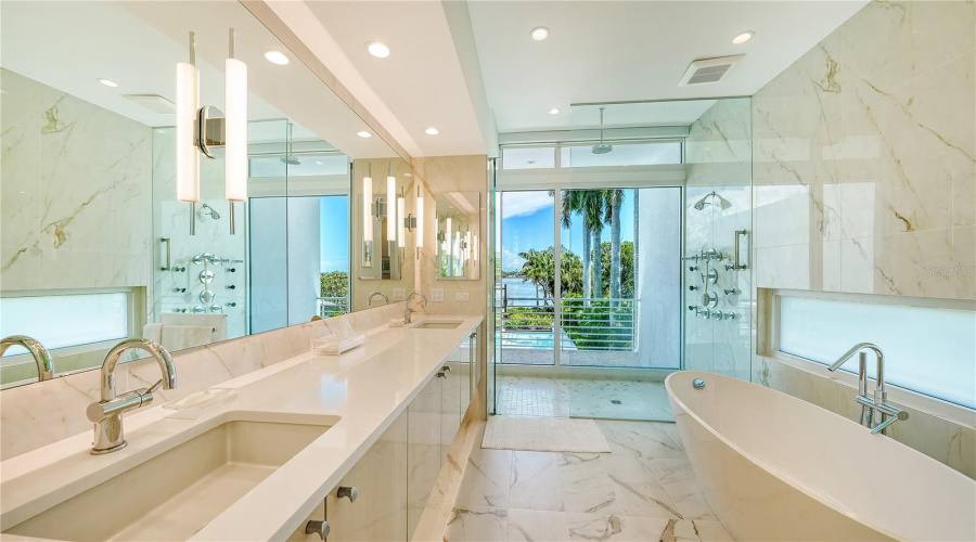Sarasota, Florida 34236, 4 Bedroom Bedrooms, ,5 Bathroombathrooms,Residential,For Sale,Morningside,0,Mfra4698159