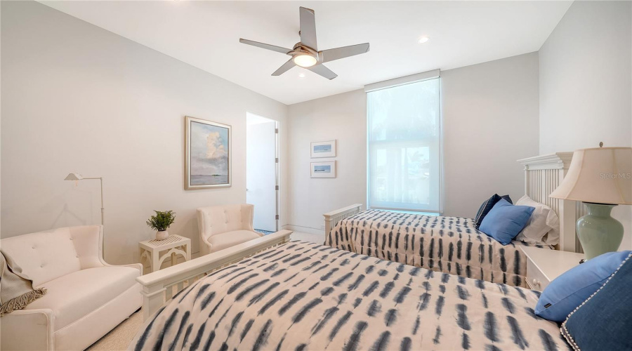 Sarasota, Florida 34236, 4 Bedroom Bedrooms, ,5 Bathroombathrooms,Residential,For Sale,Morningside,0,Mfra4698159