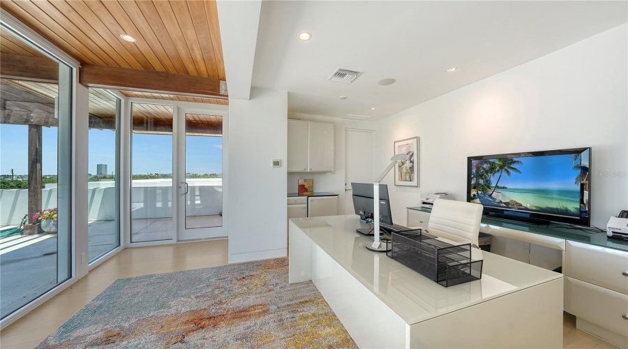 Sarasota, Florida 34236, 4 Bedroom Bedrooms, ,5 Bathroombathrooms,Residential,For Sale,Morningside,0,Mfra4698159