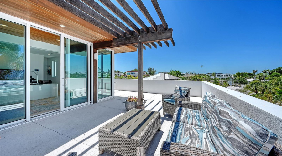 Sarasota, Florida 34236, 4 Bedroom Bedrooms, ,5 Bathroombathrooms,Residential,For Sale,Morningside,0,Mfra4698159