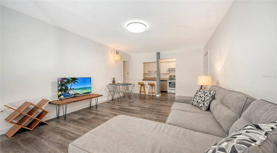 Sarasota, Florida 34236, 2 Bedroom Bedrooms, ,2 Bathroombathrooms,Residential,For Sale,Orange,0,Mfra4701634