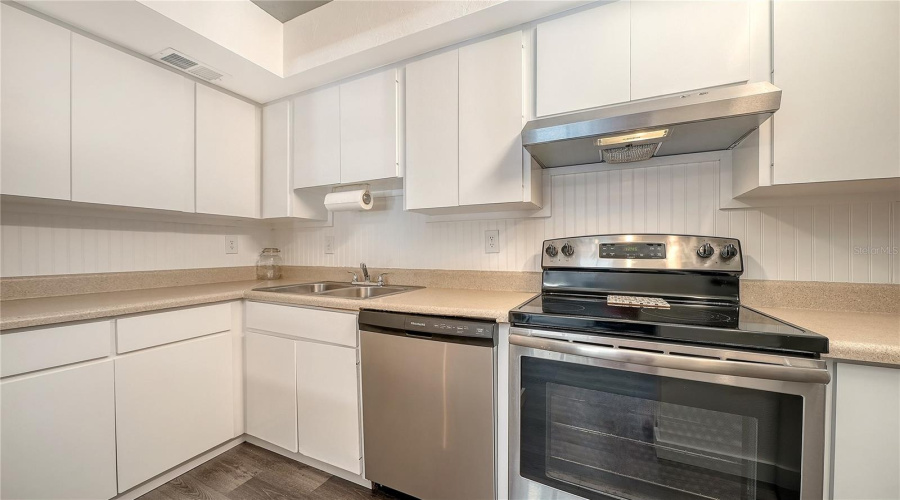 Sarasota, Florida 34236, 2 Bedroom Bedrooms, ,2 Bathroombathrooms,Residential,For Sale,Orange,0,Mfra4701634