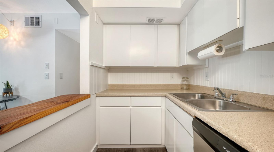 Sarasota, Florida 34236, 2 Bedroom Bedrooms, ,2 Bathroombathrooms,Residential,For Sale,Orange,0,Mfra4701634