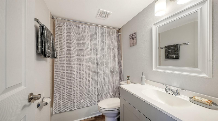 Sarasota, Florida 34236, 2 Bedroom Bedrooms, ,2 Bathroombathrooms,Residential,For Sale,Orange,0,Mfra4701634