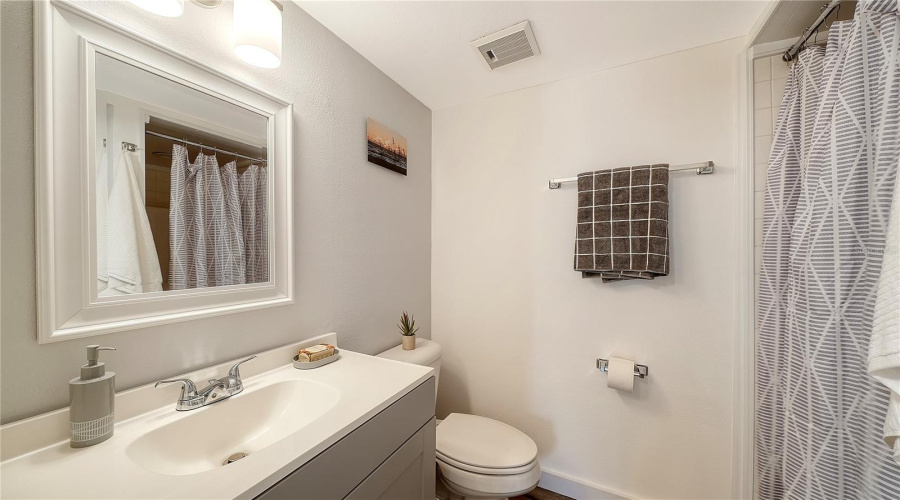 Sarasota, Florida 34236, 2 Bedroom Bedrooms, ,2 Bathroombathrooms,Residential,For Sale,Orange,0,Mfra4701634