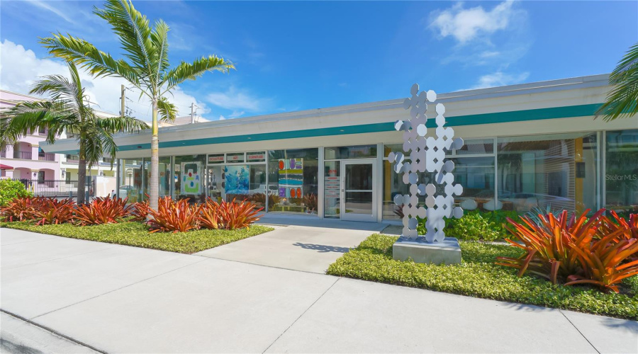 Sarasota, Florida 34236, 2 Bedroom Bedrooms, ,2 Bathroombathrooms,Residential,For Sale,Orange,0,Mfra4701634