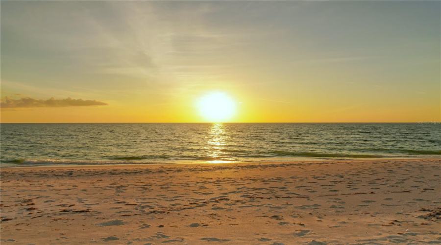 Sarasota, Florida 34236, 2 Bedroom Bedrooms, ,2 Bathroombathrooms,Residential,For Sale,Orange,0,Mfra4701634
