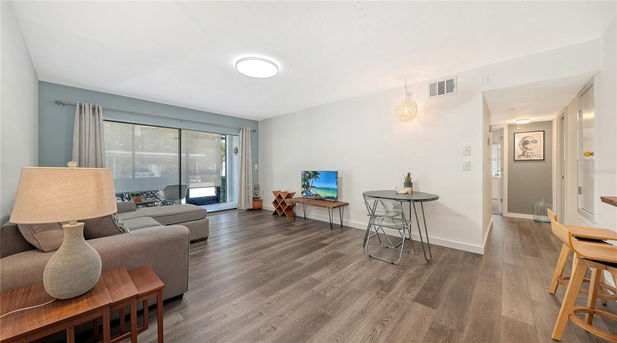 Sarasota, Florida 34236, 2 Bedroom Bedrooms, ,2 Bathroombathrooms,Residential,For Sale,Orange,0,Mfra4701634