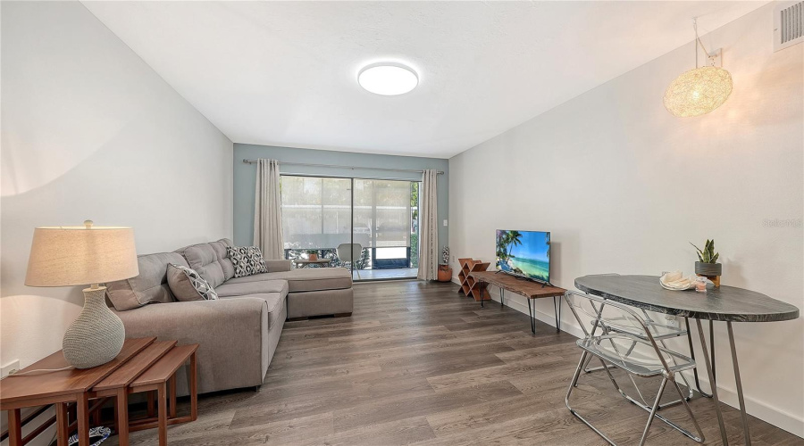 Sarasota, Florida 34236, 2 Bedroom Bedrooms, ,2 Bathroombathrooms,Residential,For Sale,Orange,0,Mfra4701634