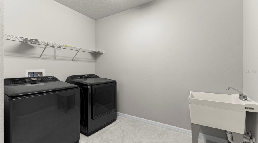 Lutz, Florida 33558, 4 Bedroom Bedrooms, ,2 Bathroombathrooms,Residential,For Sale,Birchwood Groves,0,Mfro6427663