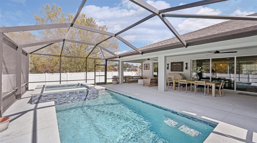 Vero Beach, Florida 32966, 3 Bedroom Bedrooms, ,2 Bathroombathrooms,Residential,For Sale,Oak Hollow,0,Mfro6406658