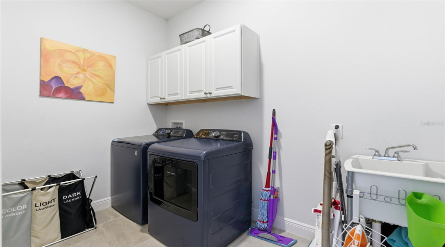 Dade City, Florida 33525, 4 Bedroom Bedrooms, ,3 Bathroombathrooms,Residential,For Sale,Trailing Moss,0,Mfrtb8499043