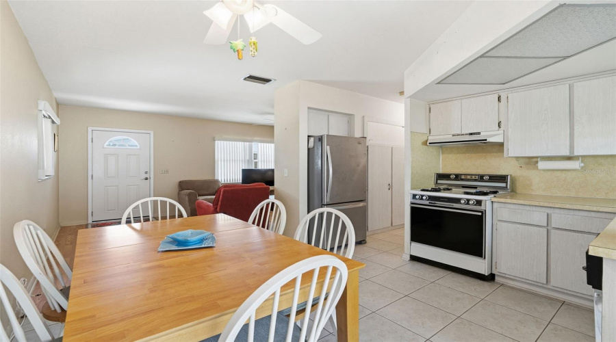 Seminole, Florida 33772, 1 Bedroom Bedrooms, ,1 Bathroombathrooms,Residential,For Sale,Park,0,Mfrtb8490558